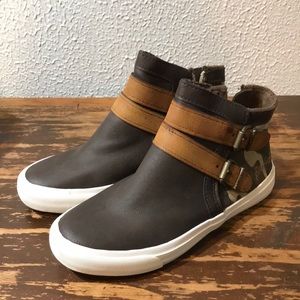 Blowfish flat booties